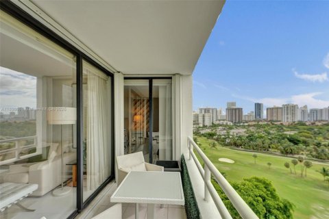 Снять в аренду кондоминиум в Авентура, Флорида 2 спальни, 113.62м2, № 1950988 - фото 28