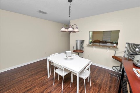 Condo in Lakeland, Florida, 2 bedrooms  № 1592553 - photo 9