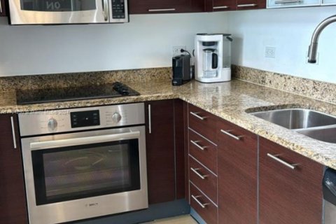 Condo in Miami, Florida, 1 bedroom  № 1457109 - photo 9