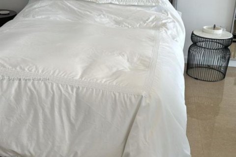 Condo in Miami, Florida, 1 bedroom  № 1457109 - photo 4