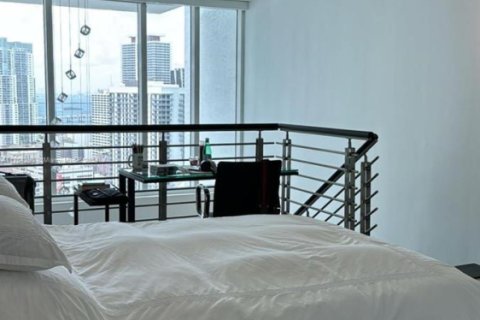 Condo in Miami, Florida, 1 bedroom  № 1457109 - photo 3