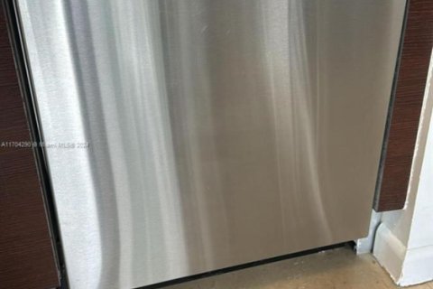 Condo in Miami, Florida, 1 bedroom  № 1457109 - photo 12