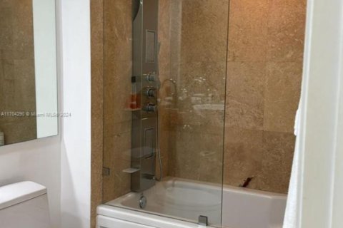 Condo in Miami, Florida, 1 bedroom  № 1457109 - photo 28