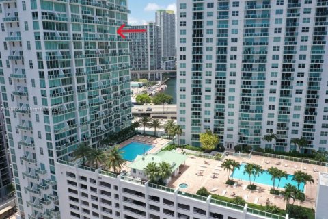 Condo in Miami, Florida, 1 bedroom  № 1457109 - photo 1