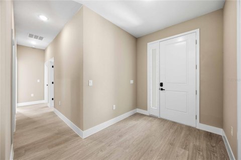 House in Winter Haven, Florida 4 bedrooms, 188.78 sq.m. № 2093469 - photo 3