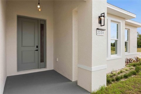 House in Winter Haven, Florida 4 bedrooms, 188.78 sq.m. № 2093469 - photo 2