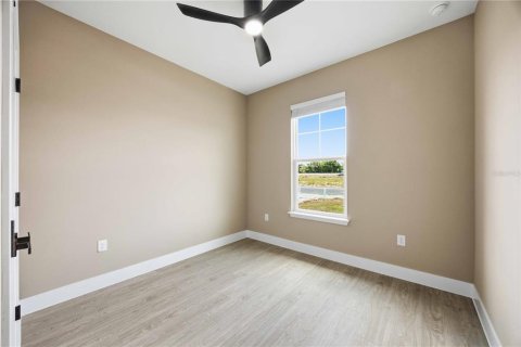 House in Winter Haven, Florida 4 bedrooms, 188.78 sq.m. № 2093469 - photo 13