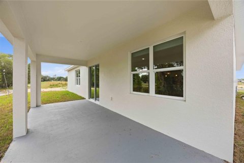 House in Winter Haven, Florida 4 bedrooms, 188.78 sq.m. № 2093469 - photo 24