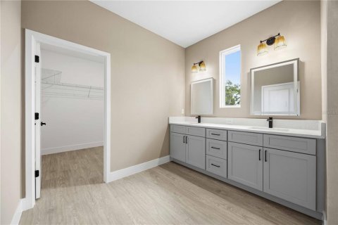House in Winter Haven, Florida 4 bedrooms, 188.78 sq.m. № 2093469 - photo 21