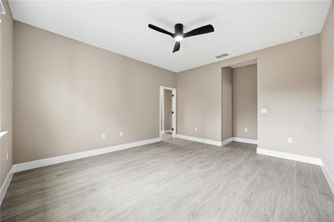 House in Winter Haven, Florida 4 bedrooms, 188.78 sq.m. № 2093469 - photo 19