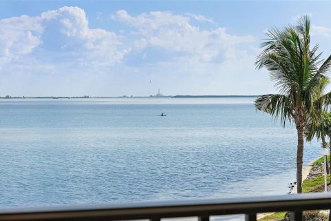 Condo in Saint Petersburg, Florida, 2 bedrooms № 2110269