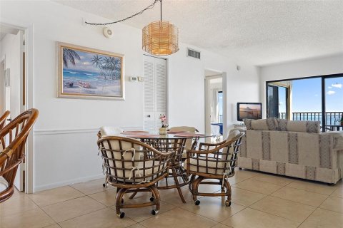 Condo in Saint Petersburg, Florida, 2 bedrooms № 2110269 - photo 10