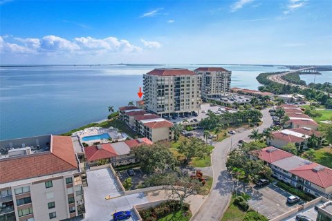 Condo in Saint Petersburg, Florida, 2 bedrooms № 2110269 - photo 24