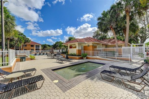 Townhouse in Plantation, Florida 3 bedrooms, 140.75 sq.m. № 1021958 - photo 1