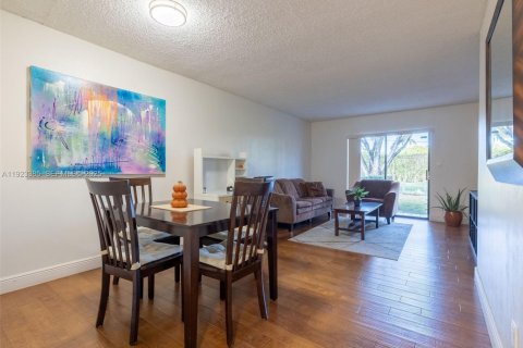 Купить кондоминиум в Санрайз, Флорида 2 спальни, 74.32м2, № 2038793 - фото 7