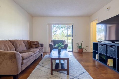 Купить кондоминиум в Санрайз, Флорида 2 спальни, 74.32м2, № 2038793 - фото 9