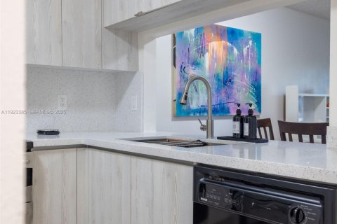 Купить кондоминиум в Санрайз, Флорида 2 спальни, 74.32м2, № 2038793 - фото 5