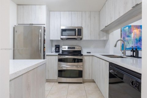 Купить кондоминиум в Санрайз, Флорида 2 спальни, 74.32м2, № 2038793 - фото 4