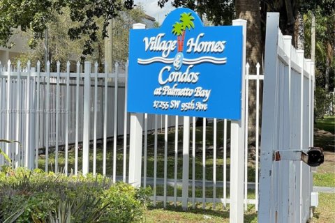 Copropriété à vendre à Palmetto Bay, Floride: 1 chambre, 61.69 m2 № 1936015 - photo 1