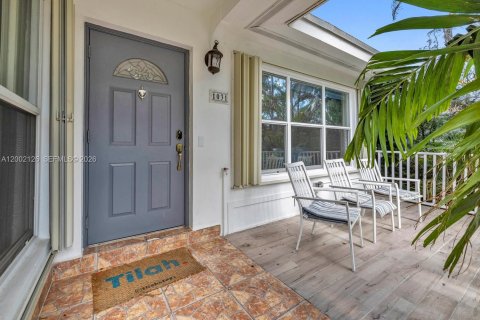 House in Miami, Florida 3 bedrooms, 125.6 sq.m. № 2067663 - photo 9