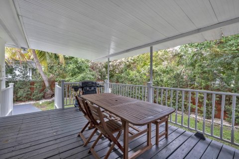 House in Miami, Florida 3 bedrooms, 125.6 sq.m. № 2067663 - photo 24