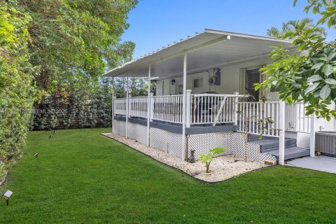 House in Miami, Florida 3 bedrooms, 125.6 sq.m. № 2067663 - photo 28