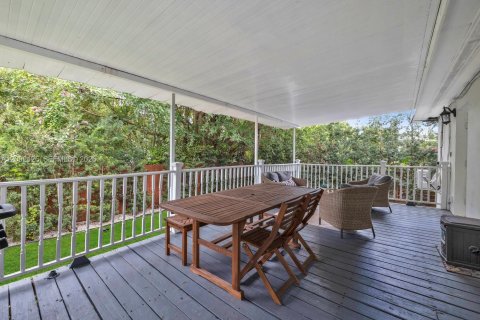 House in Miami, Florida 3 bedrooms, 125.6 sq.m. № 2067663 - photo 26