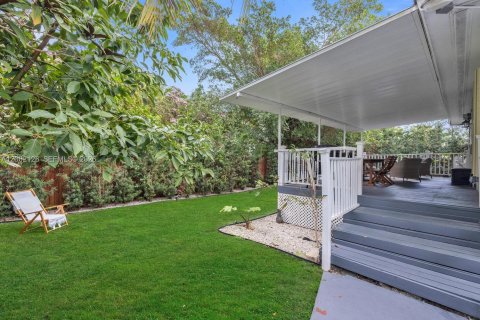 House in Miami, Florida 3 bedrooms, 125.6 sq.m. № 2067663 - photo 27