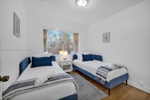 House in Miami, Florida 3 bedrooms, 125.6 sq.m. № 2067663 - photo 19