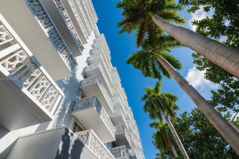 Condo in Miami Beach, Florida, 1 bedroom № 2030905 - photo 28