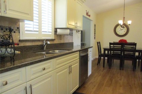 House in Dunnellon, Florida 2 bedrooms, 107.58 sq.m. № 1853000 - photo 10