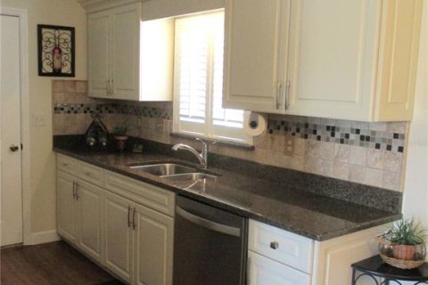 House in Dunnellon, Florida 2 bedrooms, 107.58 sq.m. № 1853000 - photo 15