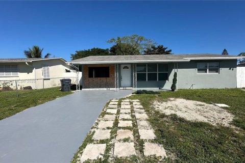 Снять в аренду виллу или дом в Лейк-Уорт, Флорида 2 спальни, 95.5м2, № 1956156 - фото 5