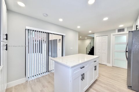 Adosado en venta en North Lauderdale, Florida, 3 dormitorios, 135.64 m2 № 1945941 - foto 8