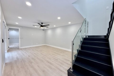Adosado en venta en North Lauderdale, Florida, 3 dormitorios, 135.64 m2 № 1945941 - foto 3