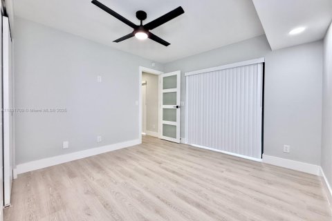 Adosado en venta en North Lauderdale, Florida, 3 dormitorios, 135.64 m2 № 1945941 - foto 17