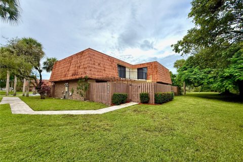 Adosado en venta en North Lauderdale, Florida, 3 dormitorios, 135.64 m2 № 1945941 - foto 1