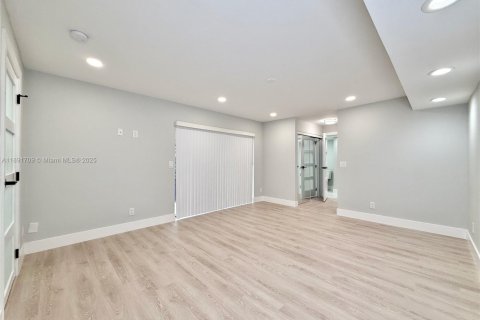 Adosado en venta en North Lauderdale, Florida, 3 dormitorios, 135.64 m2 № 1945941 - foto 19
