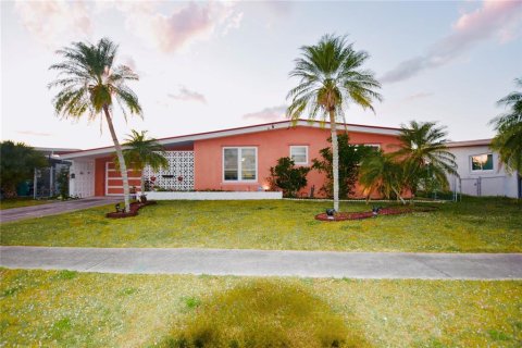 Casa en venta en Port Charlotte, Florida, 2 dormitorios, 108.88 m2 № 1513159 - foto 2
