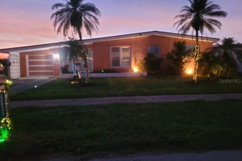 Casa en venta en Port Charlotte, Florida, 2 dormitorios, 108.88 m2 № 1513159 - foto 1