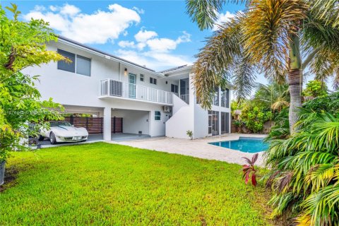 House in Cutler Bay, Florida 4 bedrooms, 197.7 sq.m. № 1921484 - photo 22