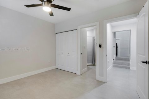 House in Cutler Bay, Florida 4 bedrooms, 197.7 sq.m. № 1921484 - photo 18