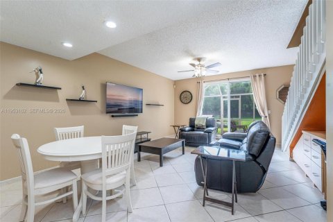 Купить таунхаус в Уэстон, Флорида 2 спальни, 105.07м2, № 2008939 - фото 10