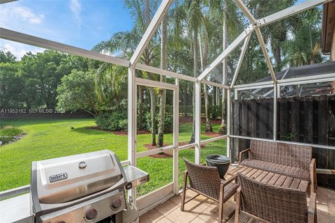 Купить таунхаус в Уэстон, Флорида 2 спальни, 105.07м2, № 2008939 - фото 21