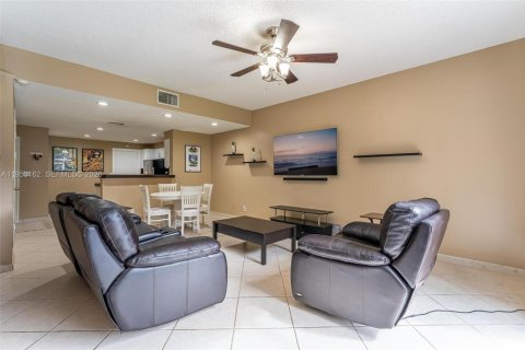 Купить таунхаус в Уэстон, Флорида 2 спальни, 105.07м2, № 2008939 - фото 4