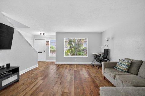 Touwnhouse à vendre à Saint Petersburg, Floride: 2 chambres, 111.02 m2 № 1913787 - photo 6