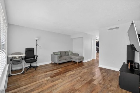 Touwnhouse à vendre à Saint Petersburg, Floride: 2 chambres, 111.02 m2 № 1913787 - photo 7