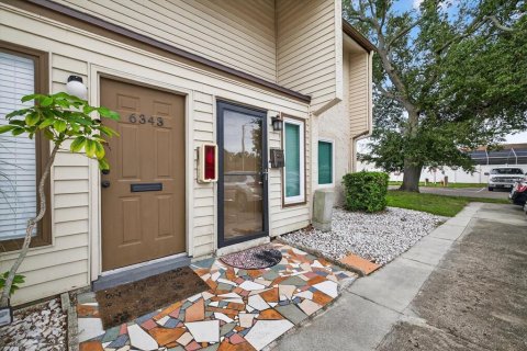 Touwnhouse à vendre à Saint Petersburg, Floride: 2 chambres, 111.02 m2 № 1913787 - photo 1