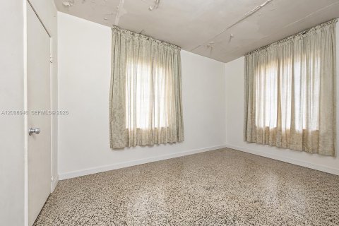 House in Miami, Florida 4 bedrooms, 109.25 sq.m. № 2393073 - photo 8