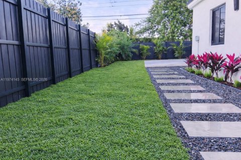 Casa en venta en North Miami Beach, Florida, 3 dormitorios, 105.91 m2 № 2038196 - foto 18